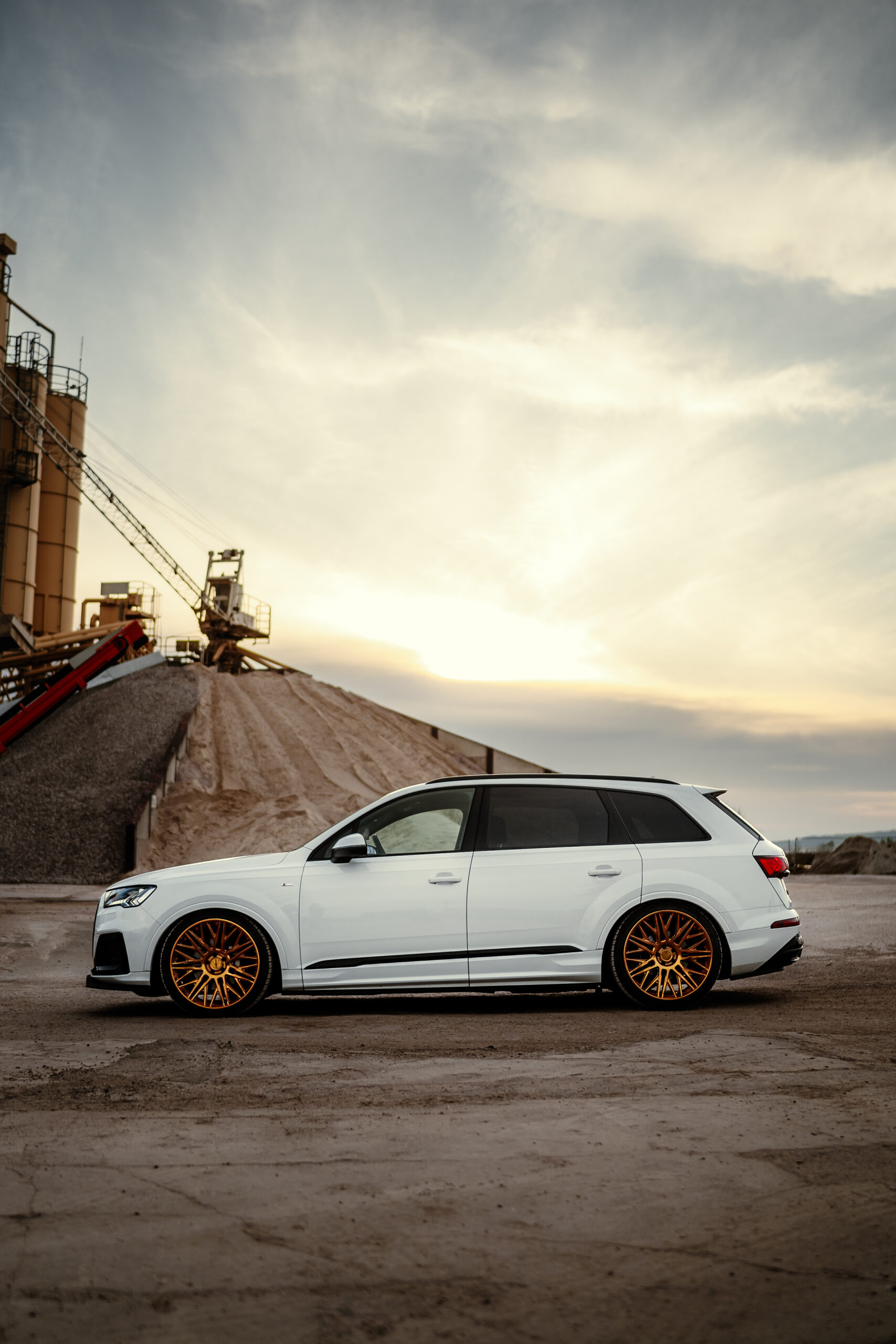 Tieferlegungsmodul / Air Suspension Control Audi Q7 4M inkl. App Steuerung – Bild 3